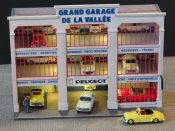 FAC002 Façade Grand garage Peugeot